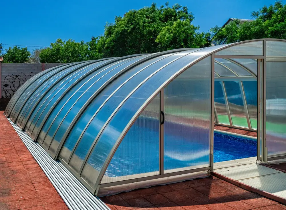 Preço de cercas de piscinas no RJ: quanto custa a instalação e quais fatores influenciam o orçamento?